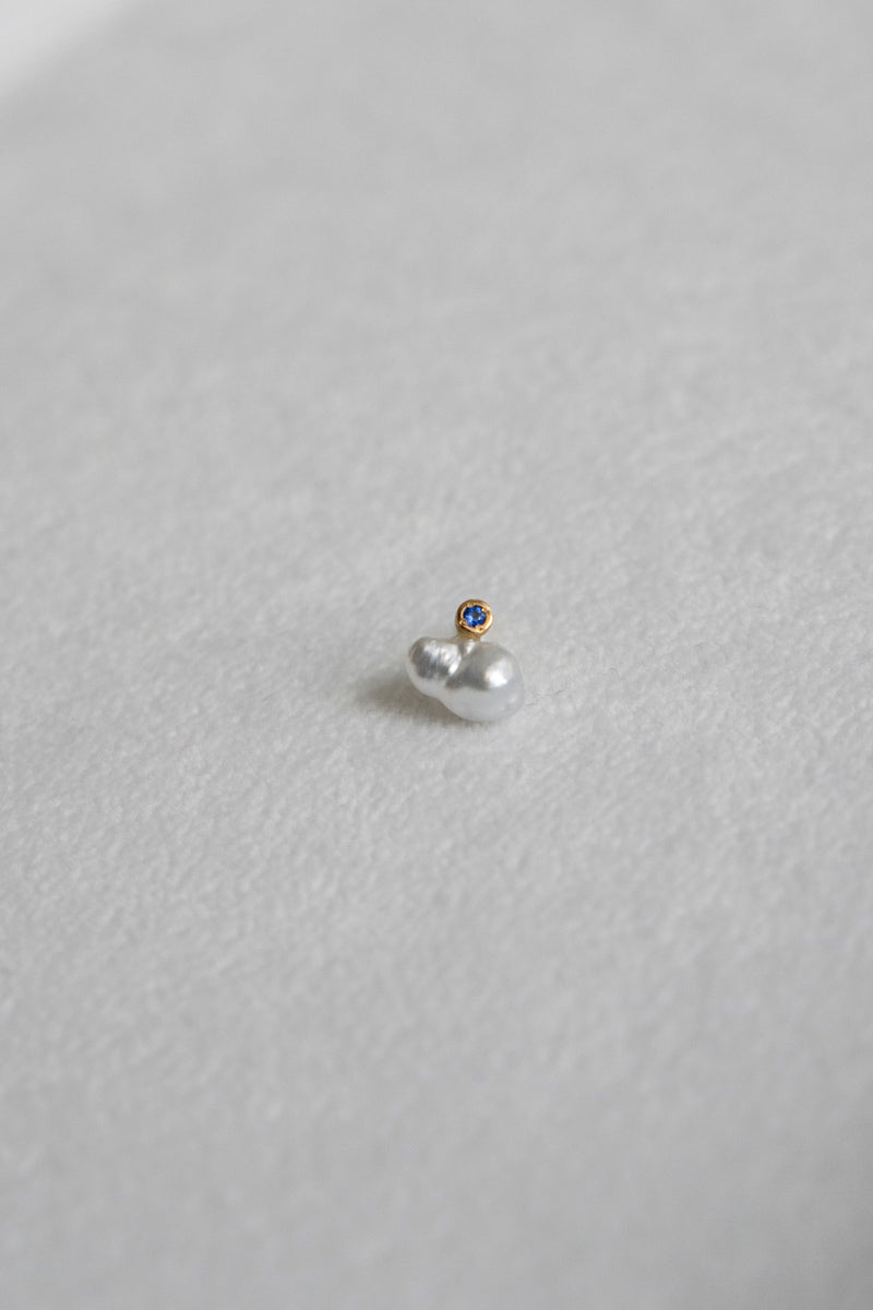 MINIMUMNUTS keshi pearl * blue sapphire pierce C /K18