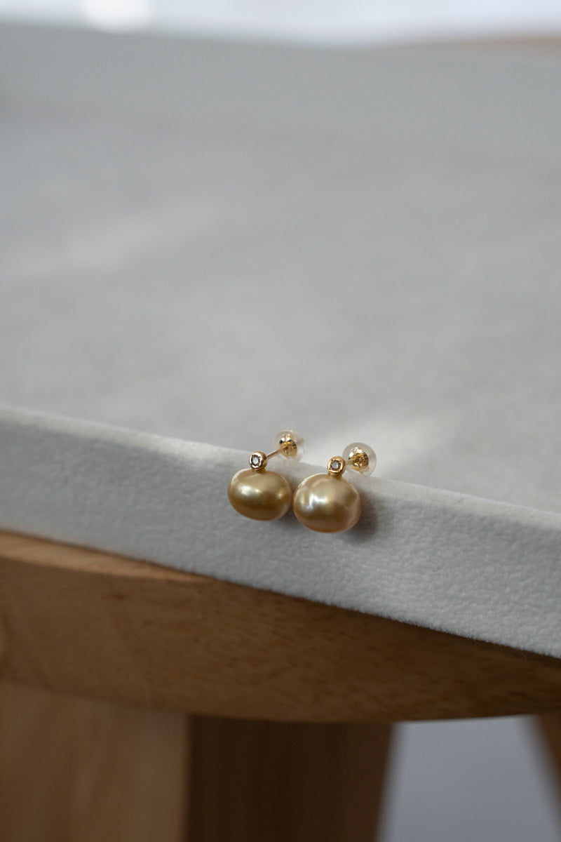 MINIMUMNUTS Keshi pearl pair pierce / K18