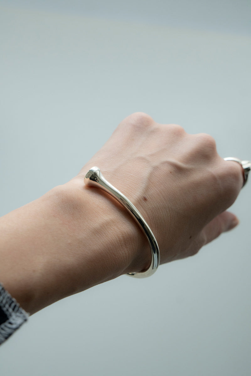 POLYTERON T-pin Bangle /Silver