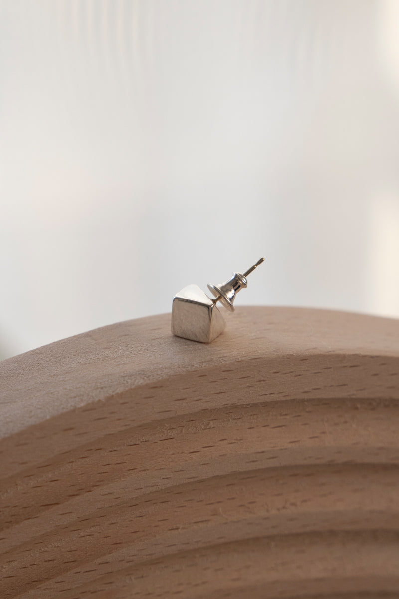 POLYTERON Chopped Pierced Earring /Silver