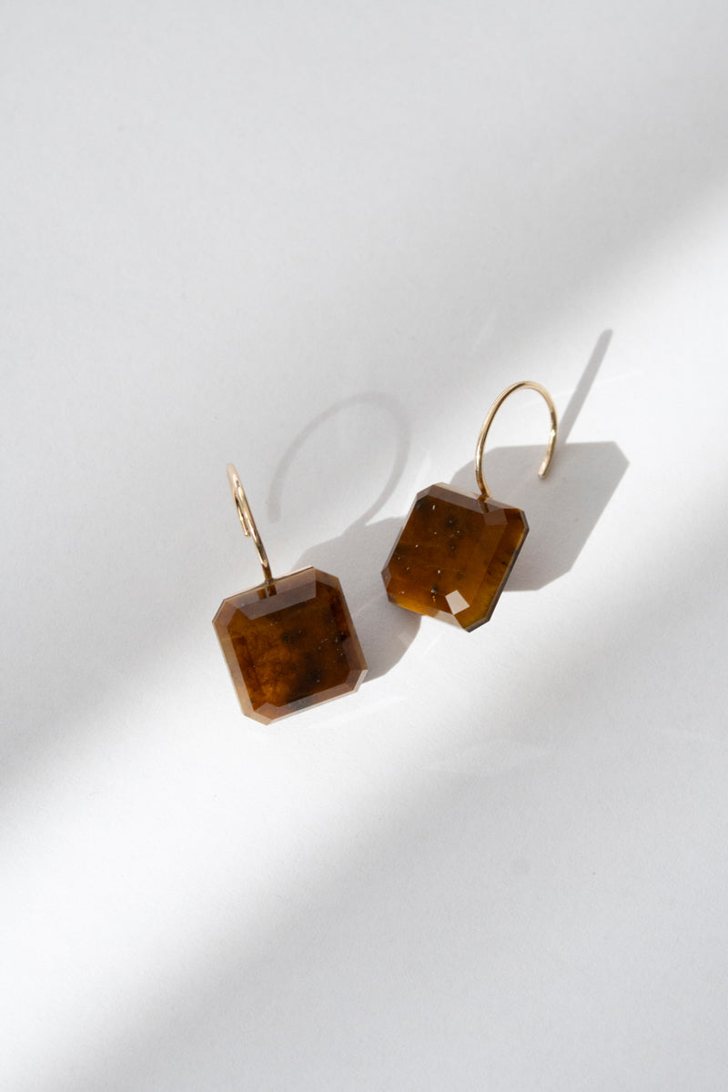 simmon Doublet hook pierced earrings Yellow tiger-eye /K10