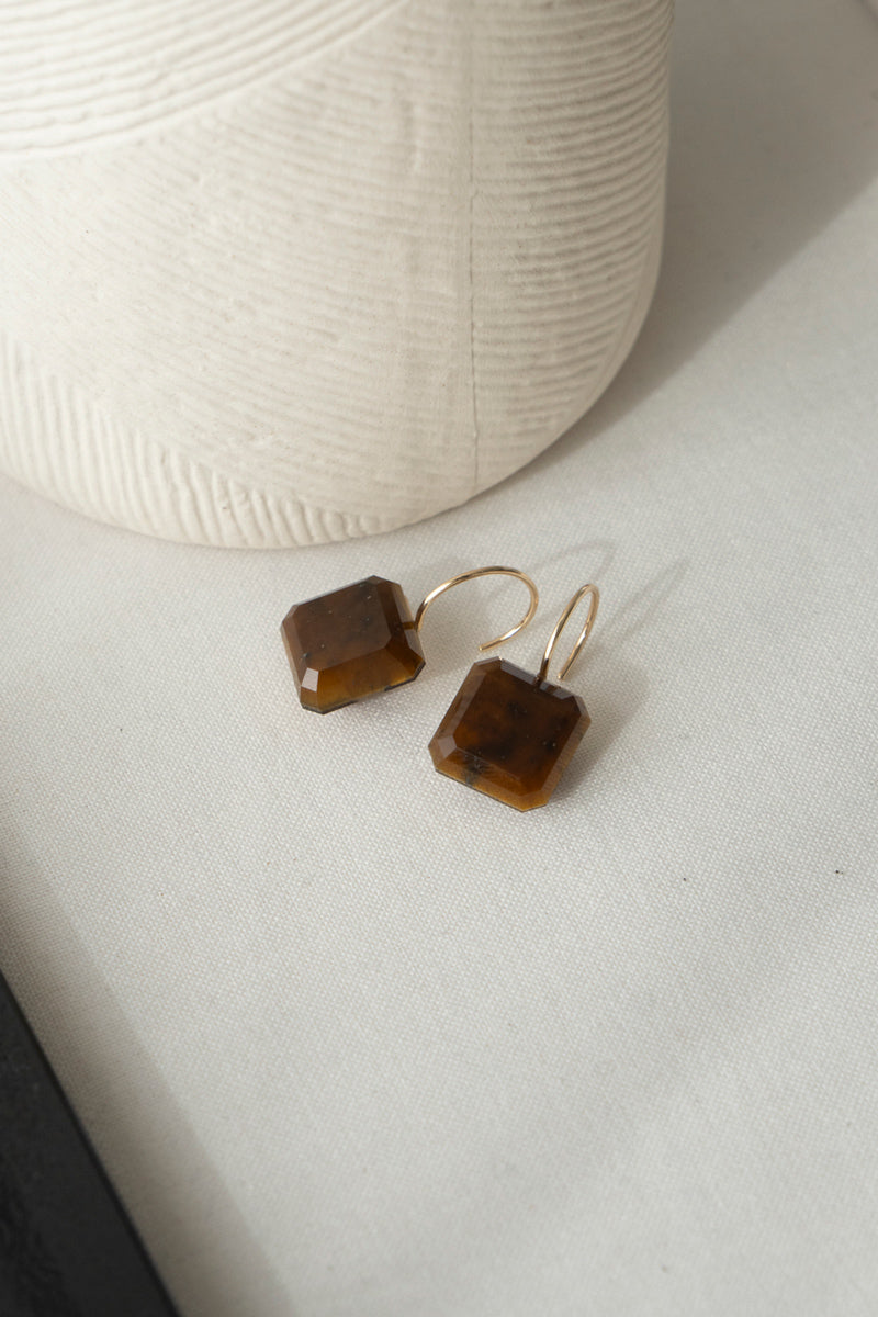 simmon Doublet hook pierced earrings Yellow tiger-eye /K10