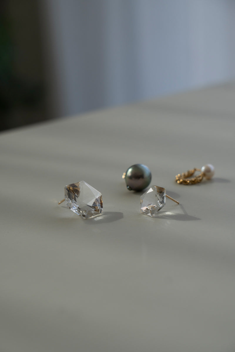 simmon Seta Hexagon quartz pierced earring M /K18