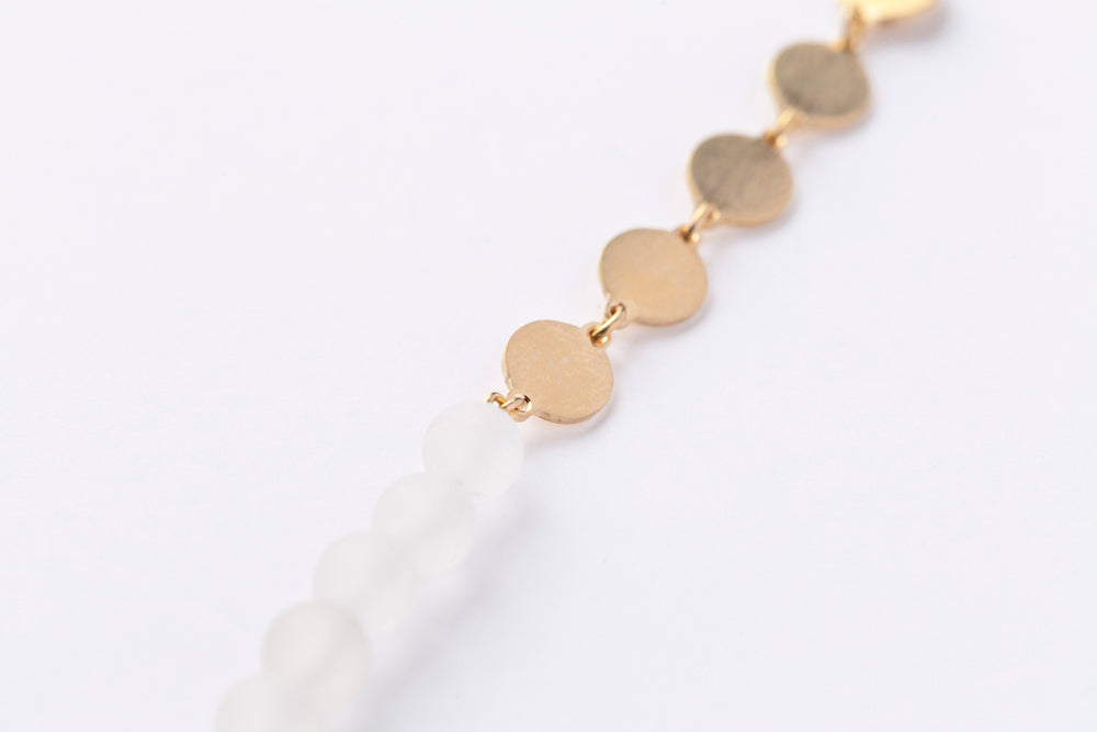 jaren Round parts quartz necklace