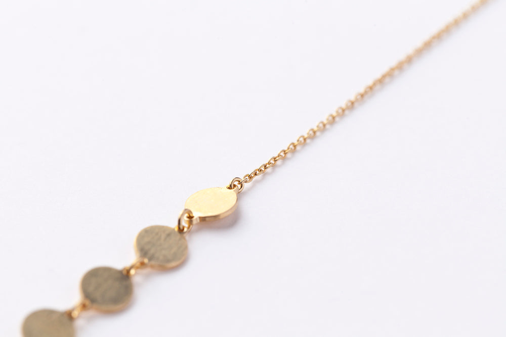 jaren Round parts quartz necklace