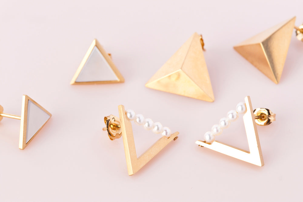 jaren Triangle shell earring