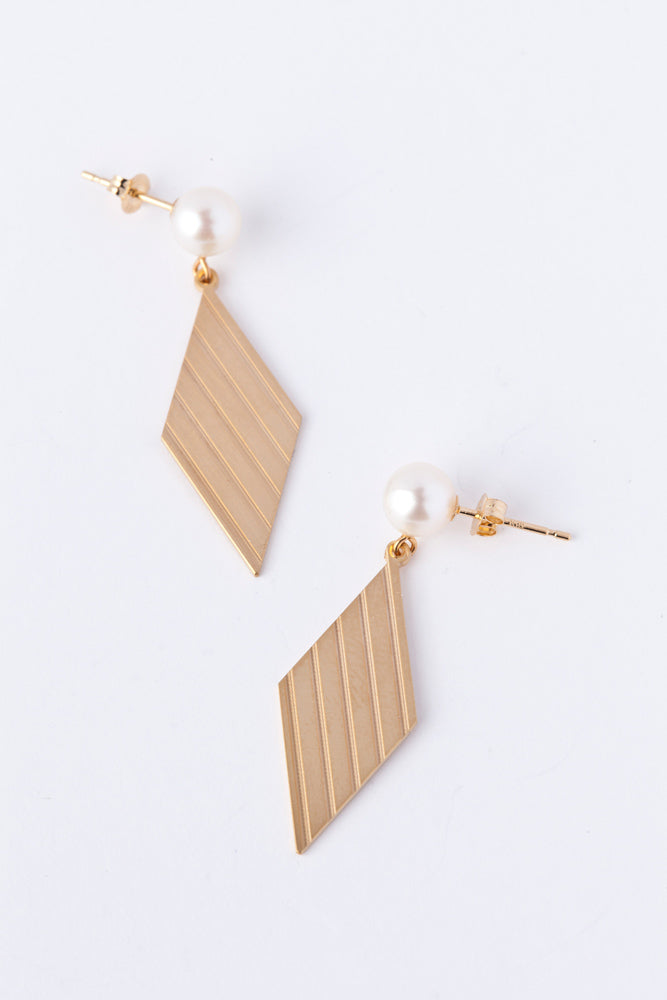 jaren Stripe dia shaped earring B piercing