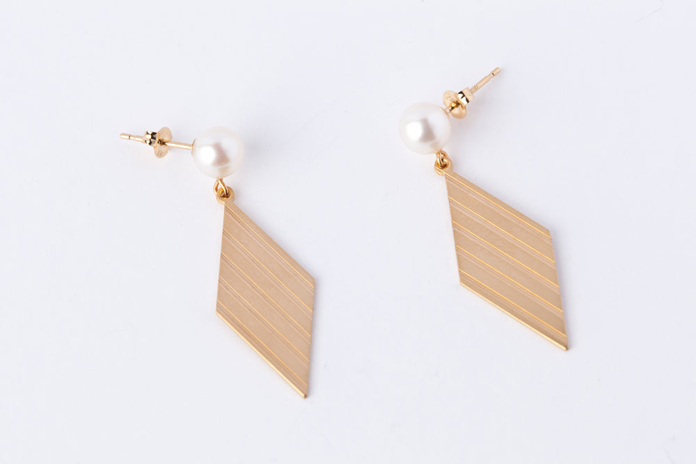 jaren Stripe dia shaped earring B piercing