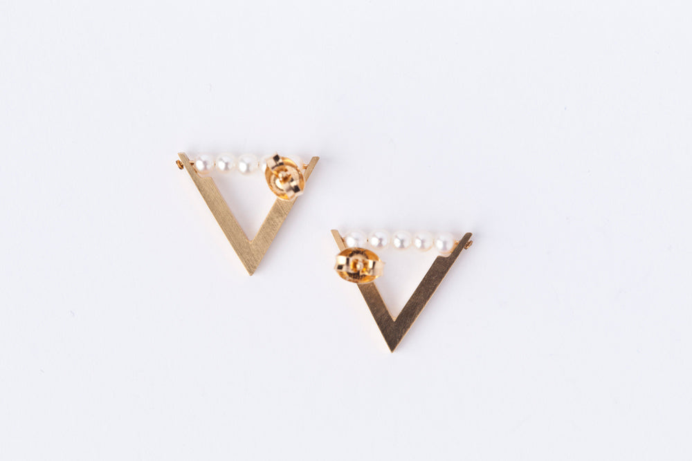 jaren Triangle pearl earring ピアス