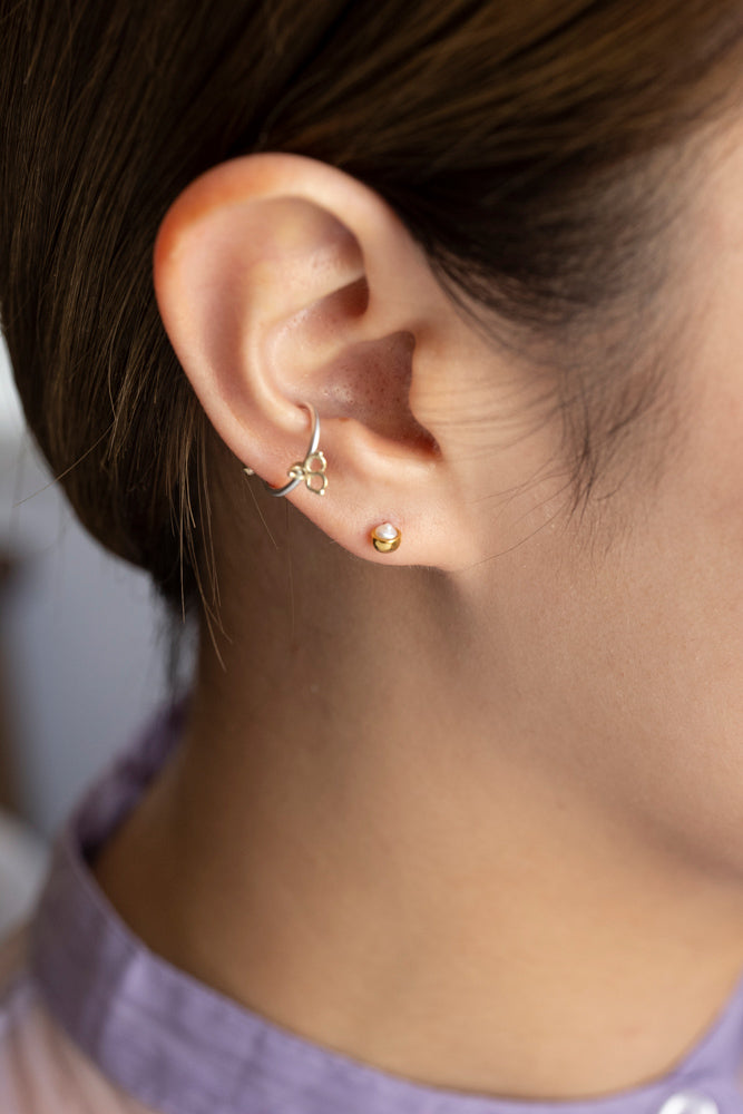 mocco Half round pearl pierce