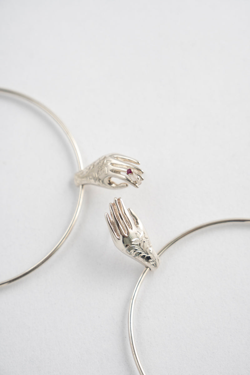 PALA FIGA BIG CIRCLE HAND PIERCE /Silver