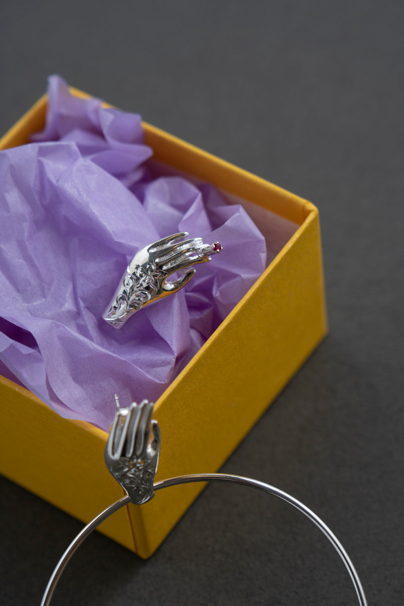 PALA FIGA Hand Pierce Ruby Tobacco Tattoo /Silver