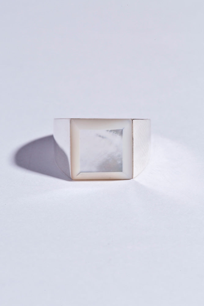 simmon SV & SHELL CUT SIGNNET RING white butterfly shell ring /Silver