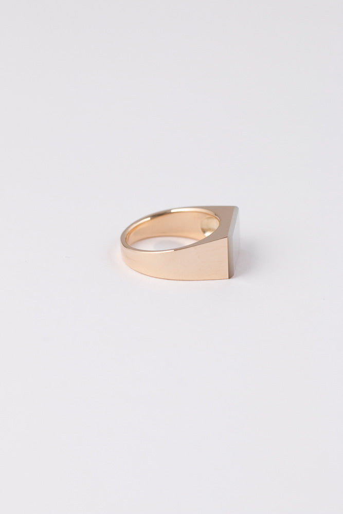 simmon 10K & RECTANGLE SHELL SIGNET RING PINKY white pearl ring