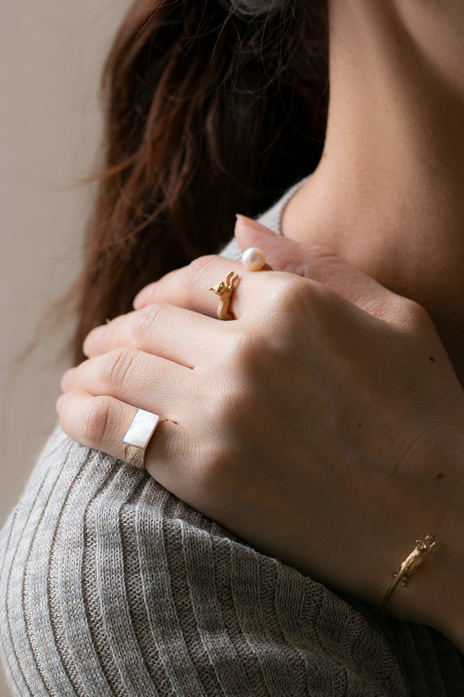 simmon SV & Rectangle Shell Signet Ring /Silver