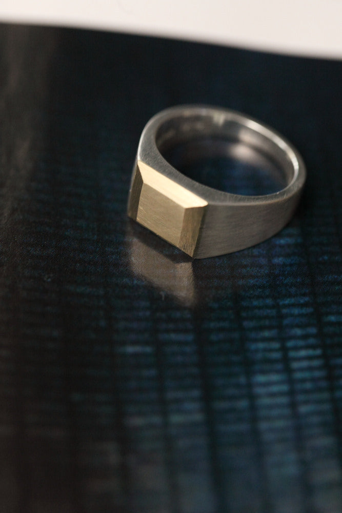 simmon SV &10K SIGNET RING CUT stamp stand ring /Silver