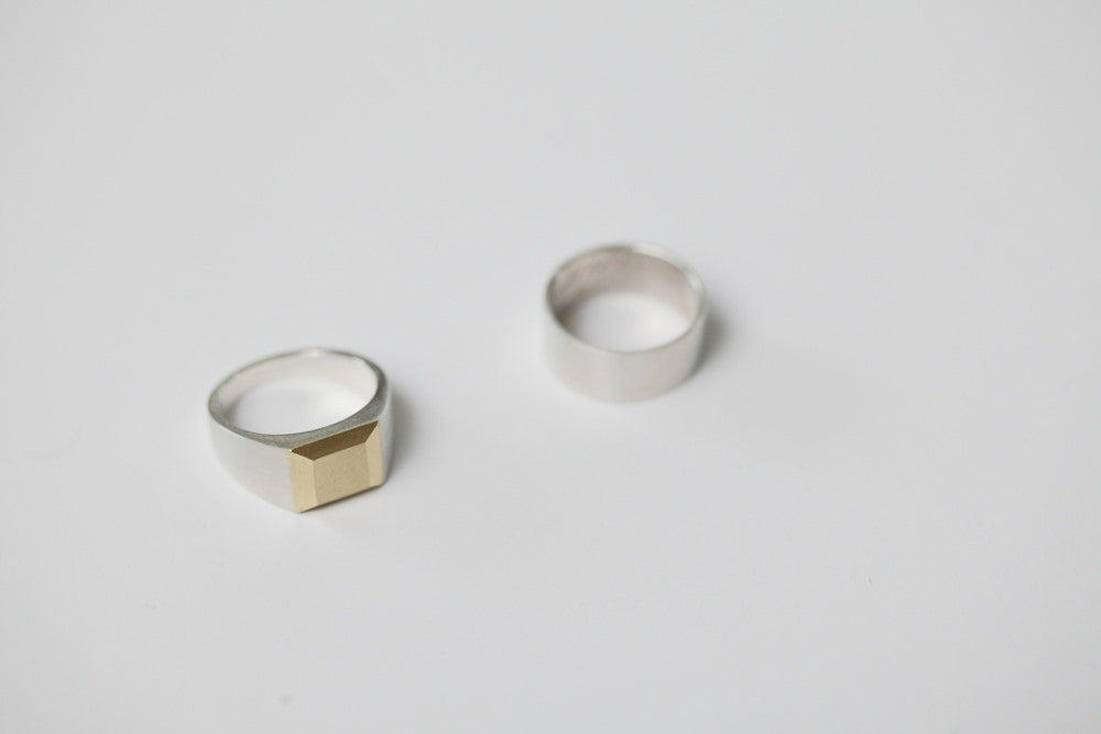 simmon SV &10K SIGNET RING CUT stamp stand ring /Silver