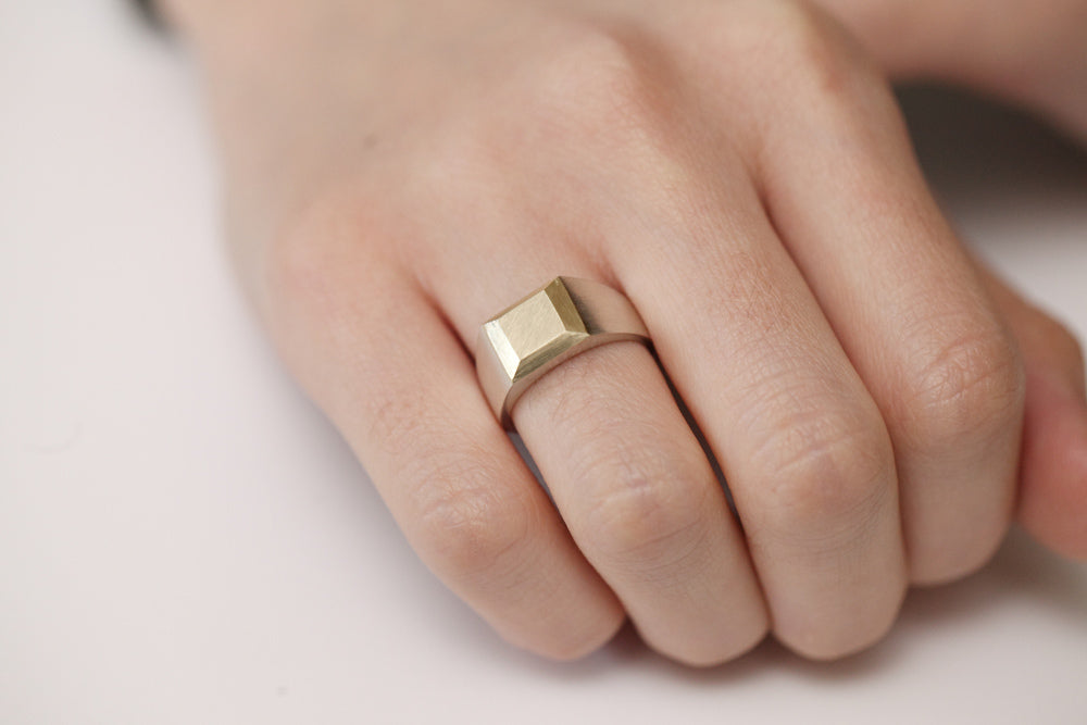 simmon SV &10K SIGNET RING CUT stamp stand ring /Silver