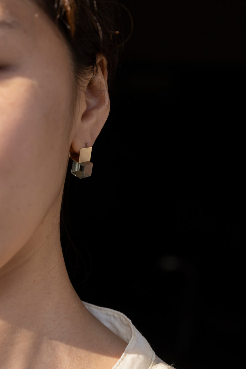 yull. CUBE green amethyst Pierce /K10