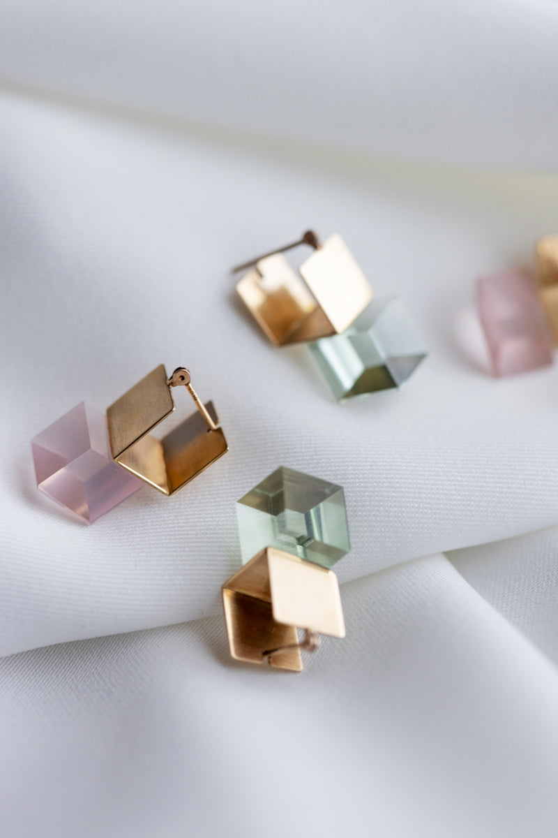 yull. CUBE green amethyst Pierce /K10