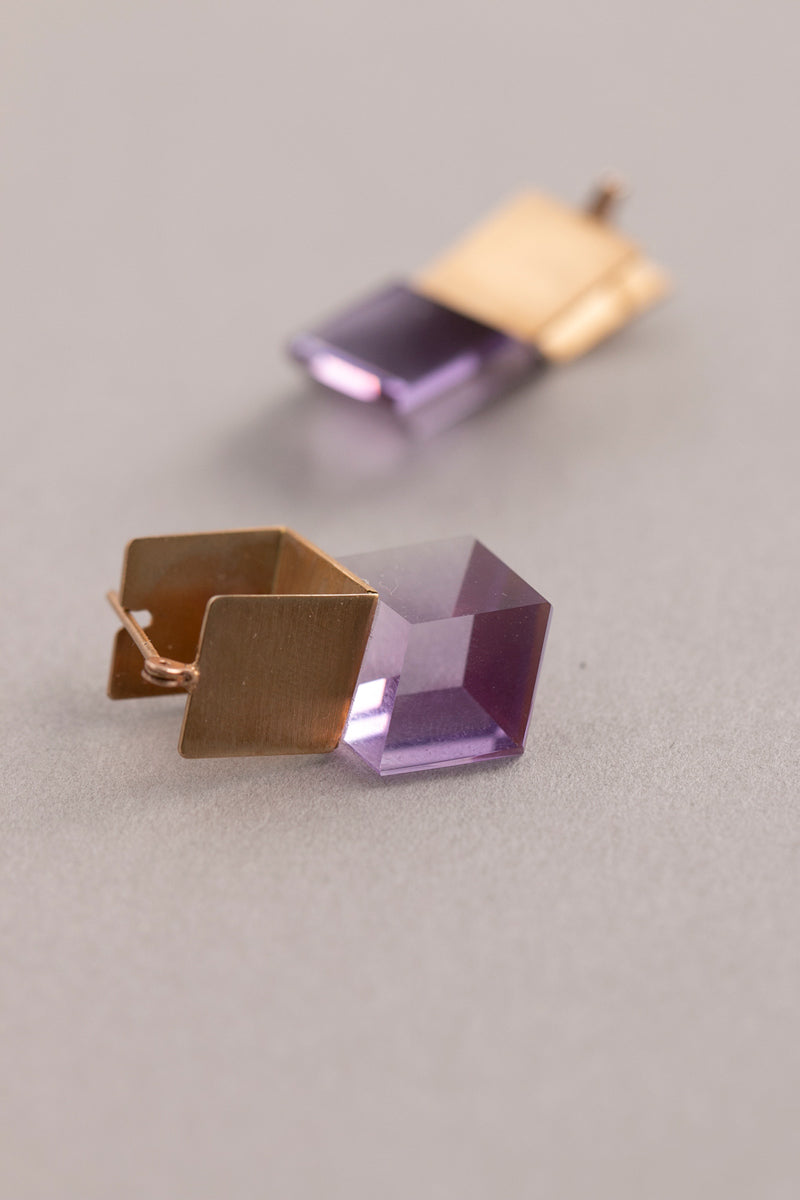 yull. CUBE amethyst Pierce アメジストピアス/K10