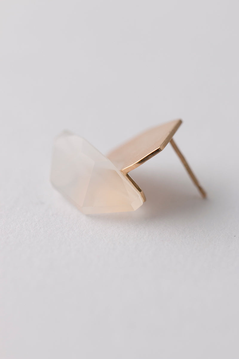 yull. Piece milky quartz Pierce B Quartz pierce/K10
