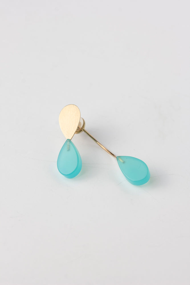 yull. ditto pearshaped ピアス/シーブルーカルセドニー/K10