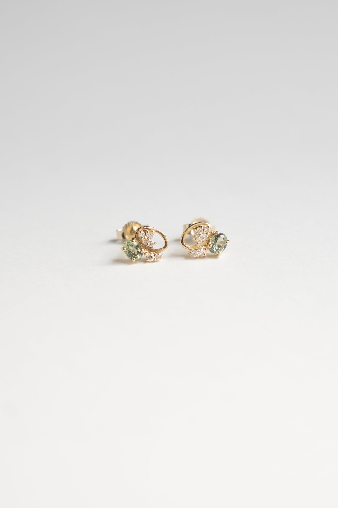 MILA OMI MATA KYBELE STUDS Green Sapphire Pierced Earring /K10