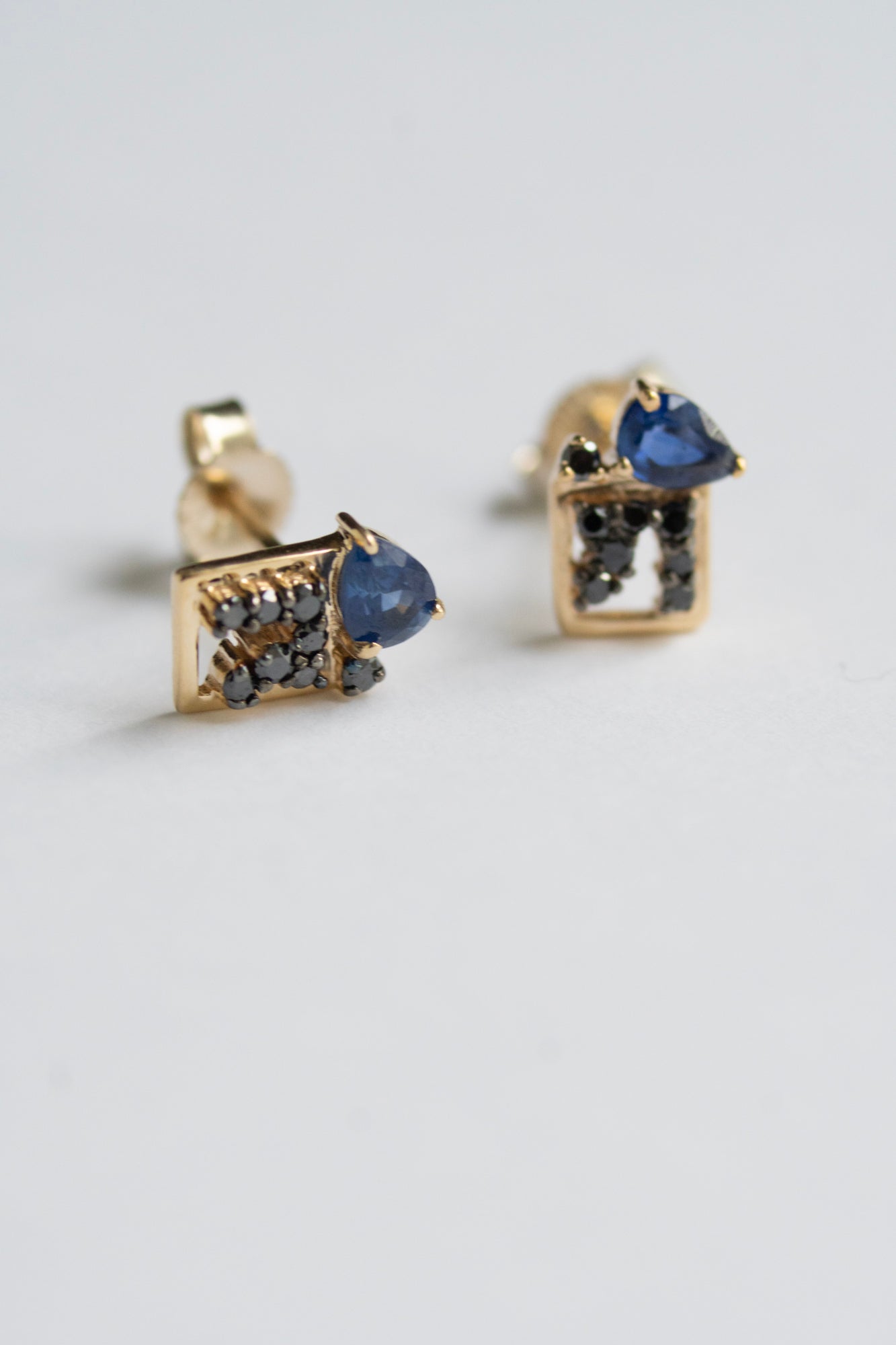 MILA OMI MATA CERES STUDS Blue Sapphire Pierced Earring /K10