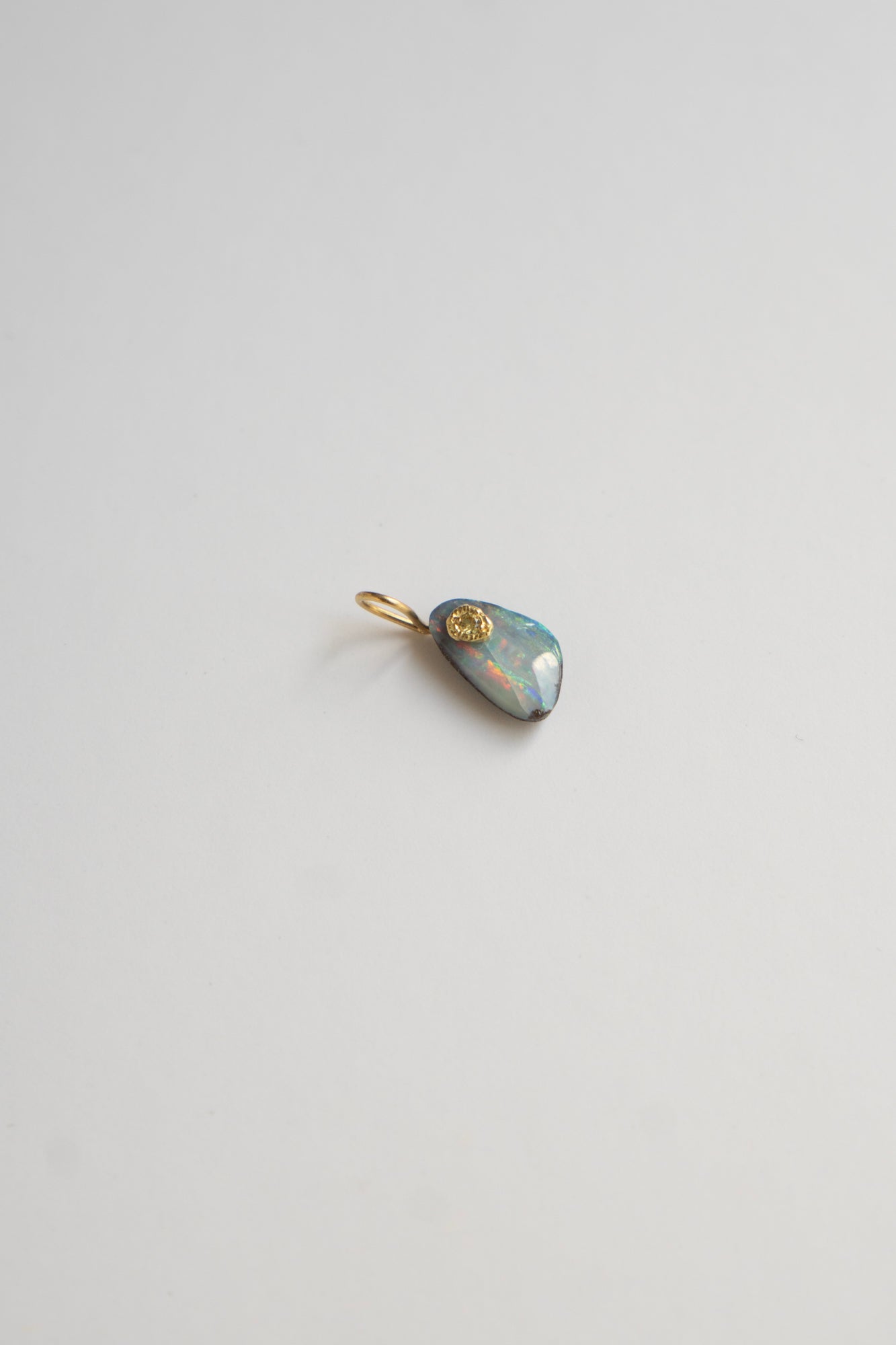 MONAKA jewellery Flat Boulder Opal Necklace Charm Top /K18