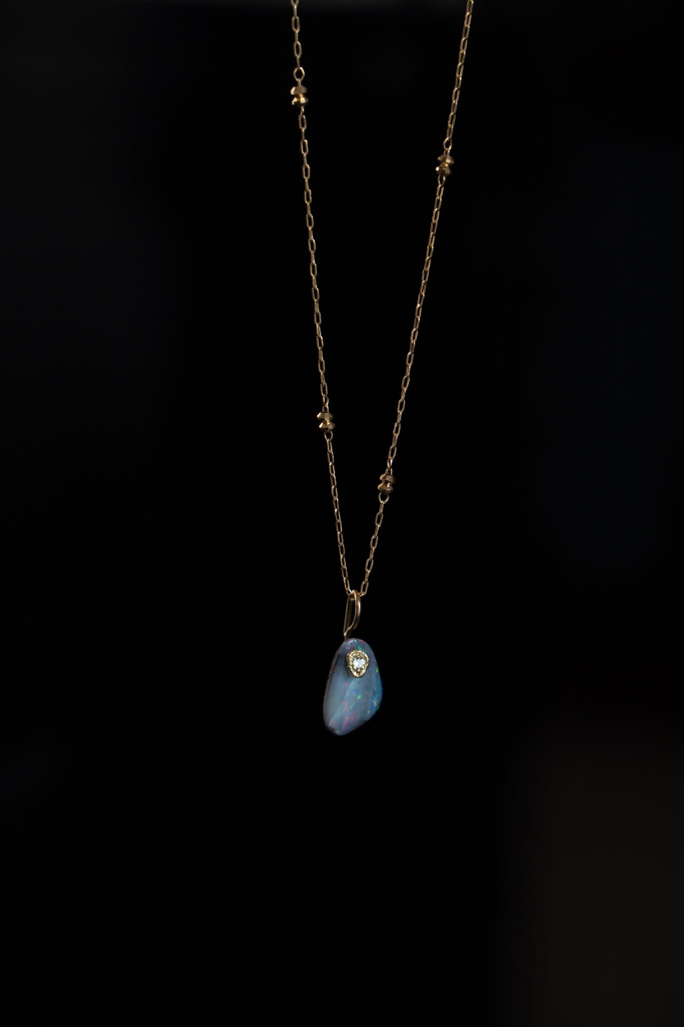 MONAKA jewellery Flat Boulder Opal Necklace Charm Top /K18