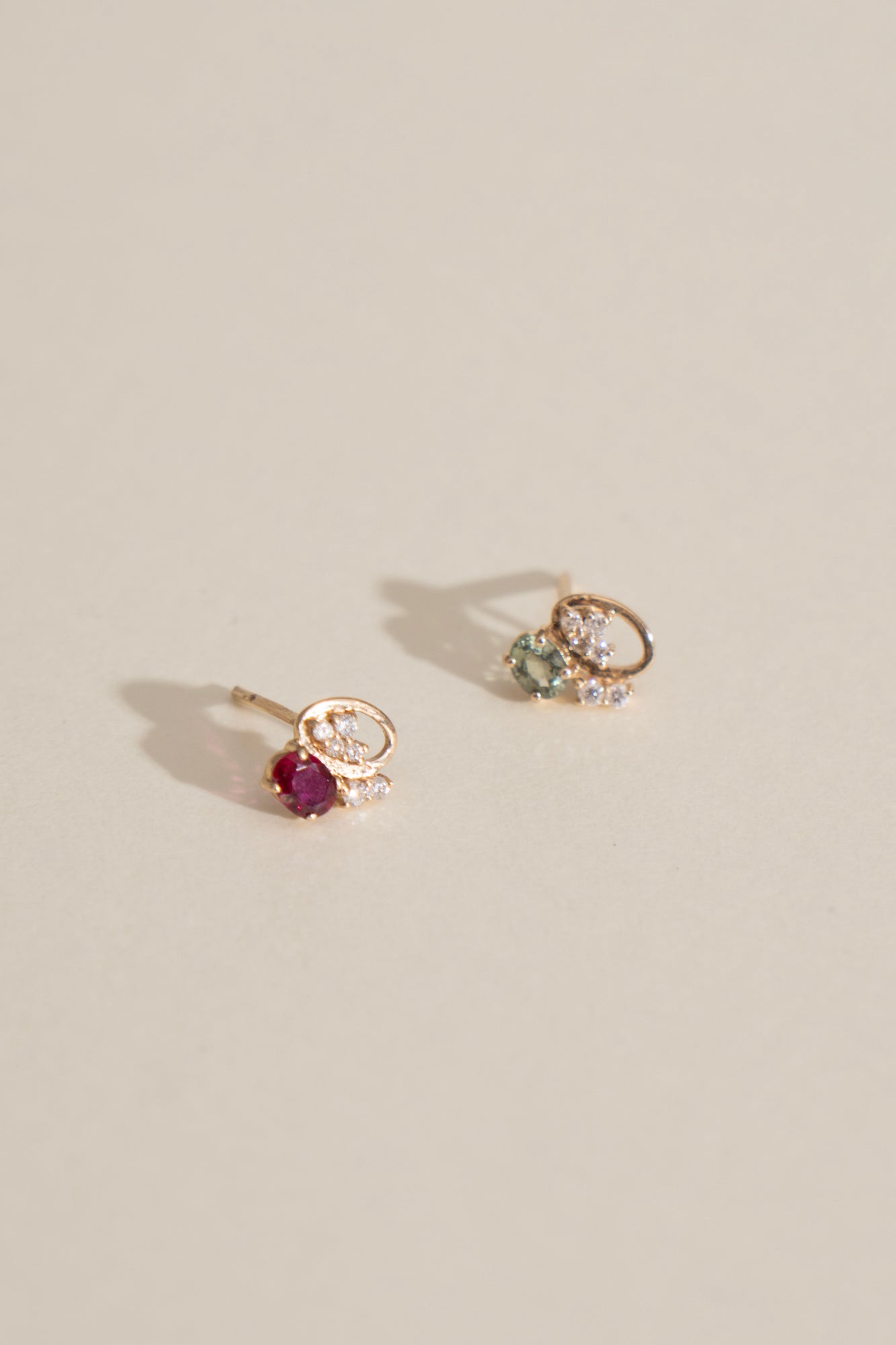 MILA OMI MATA KYBELE STUDS Green Sapphire Pierced Earring /K10