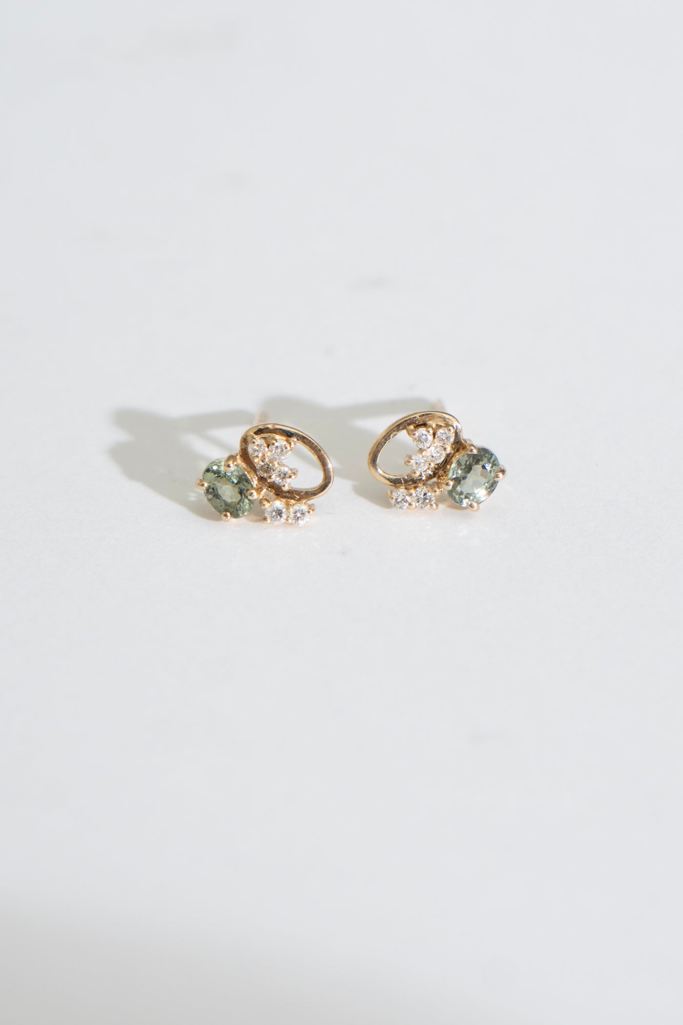 MILA OMI MATA KYBELE STUDS Green Sapphire Pierced Earring /K10