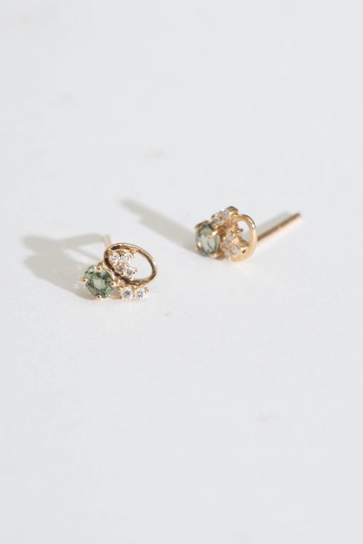 MILA OMI MATA KYBELE STUDS Green Sapphire Pierced Earring /K10
