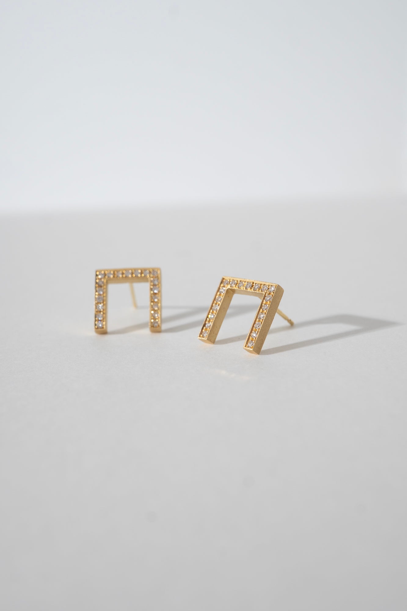 ALLIS Bridge Diamond Pierced Earrings /K18