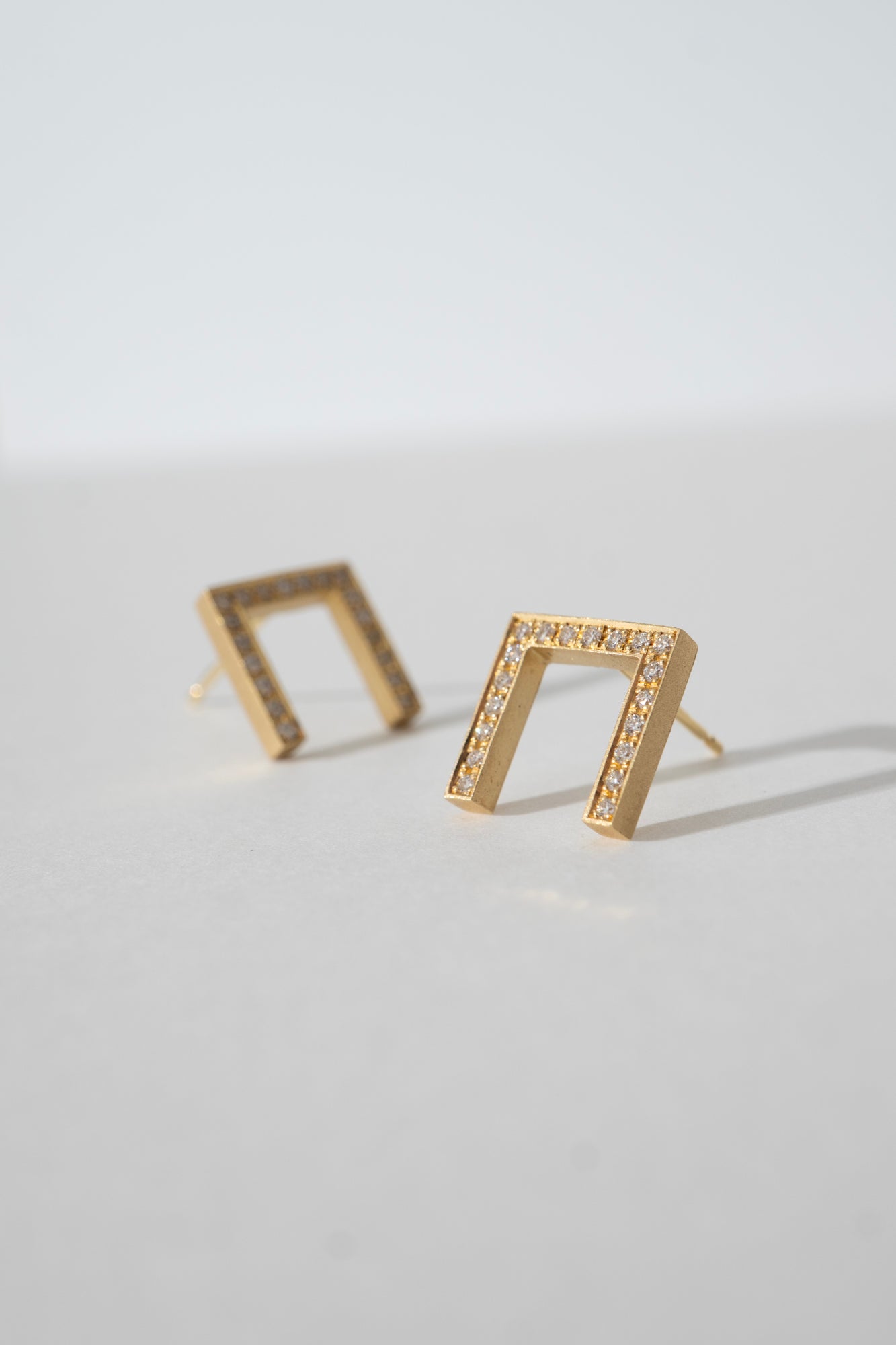 ALLIS Bridge Diamond Pierced Earrings /K18