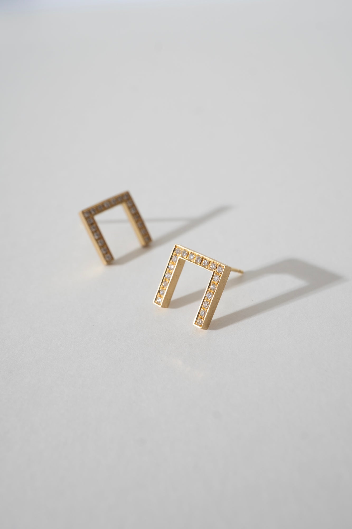 ALLIS Bridge Diamond Pierced Earrings /K18