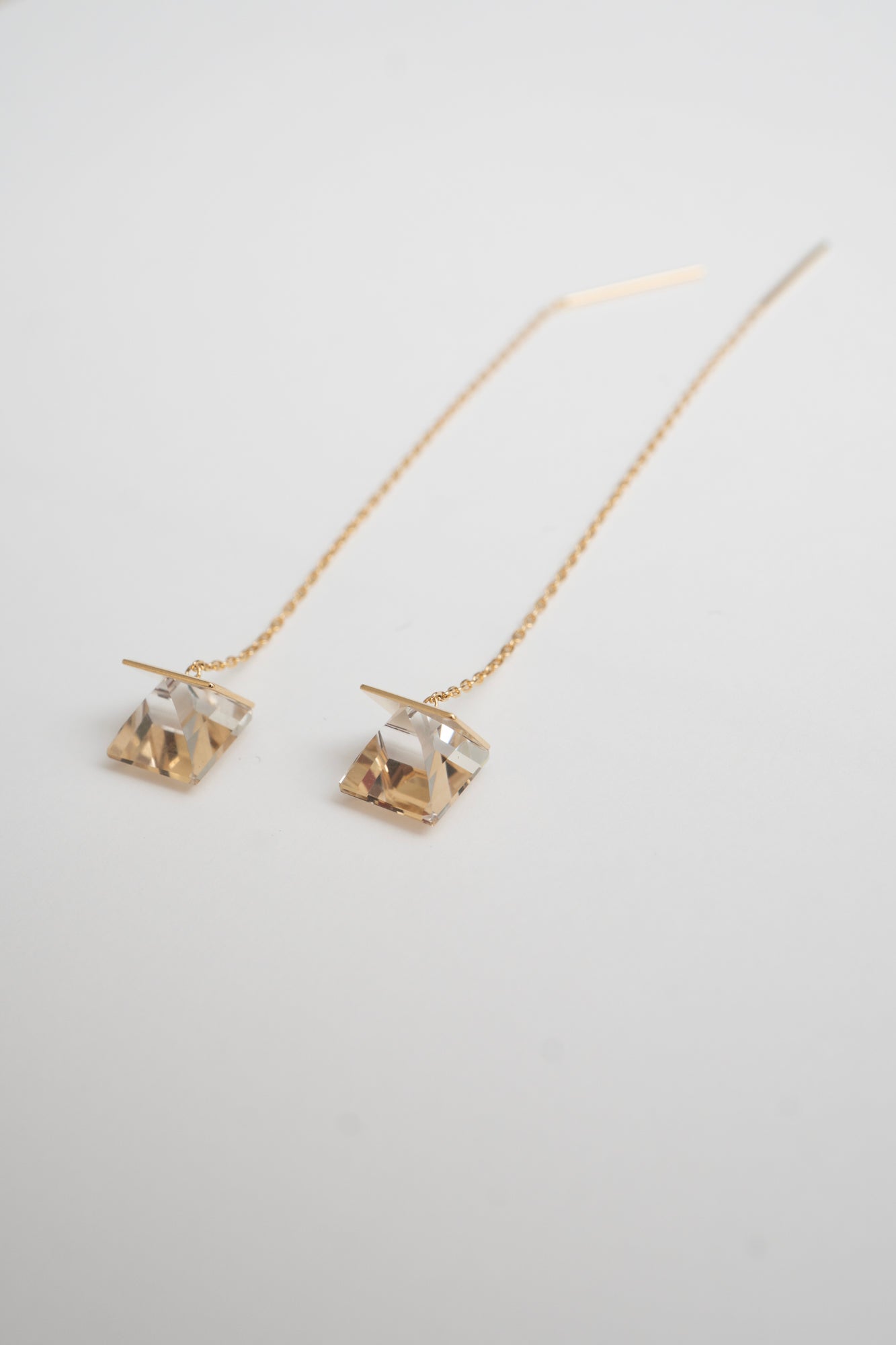 simmon Seta Reflection Quartz Chain Pierced Earring /K18