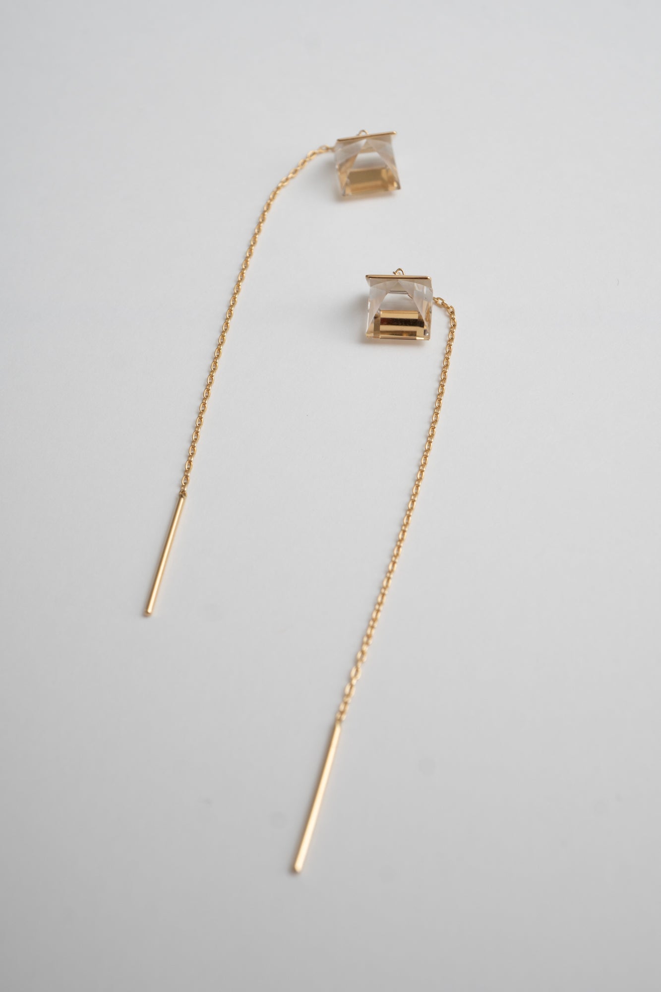 simmon Seta Reflection Quartz Chain Pierced Earring /K18