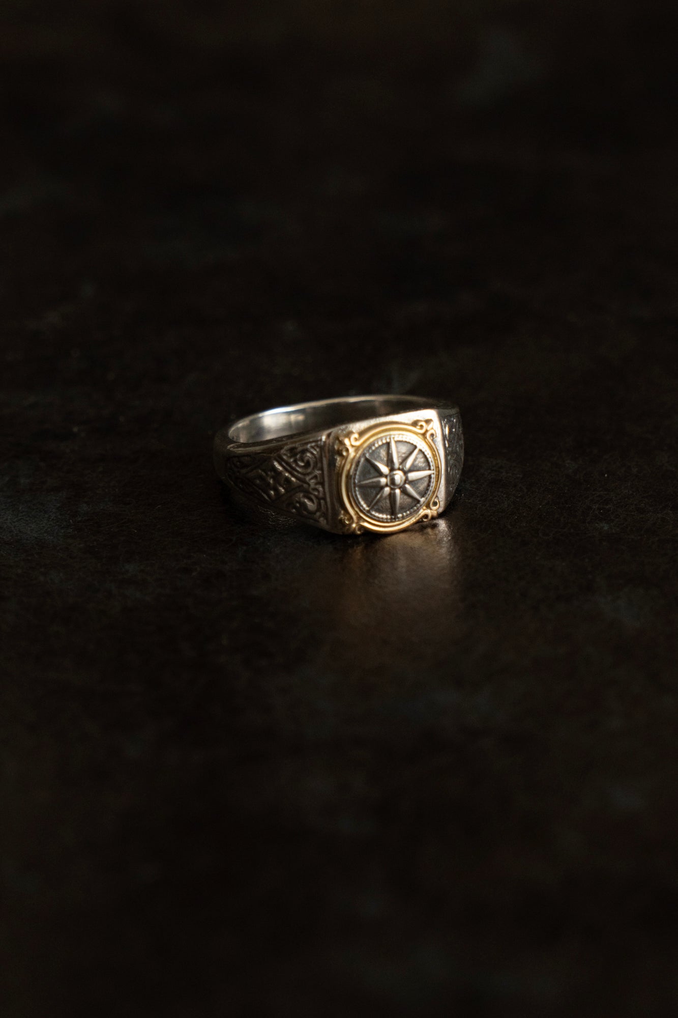 Gerochristo Mini Vergina Square Ring /Silver&K18