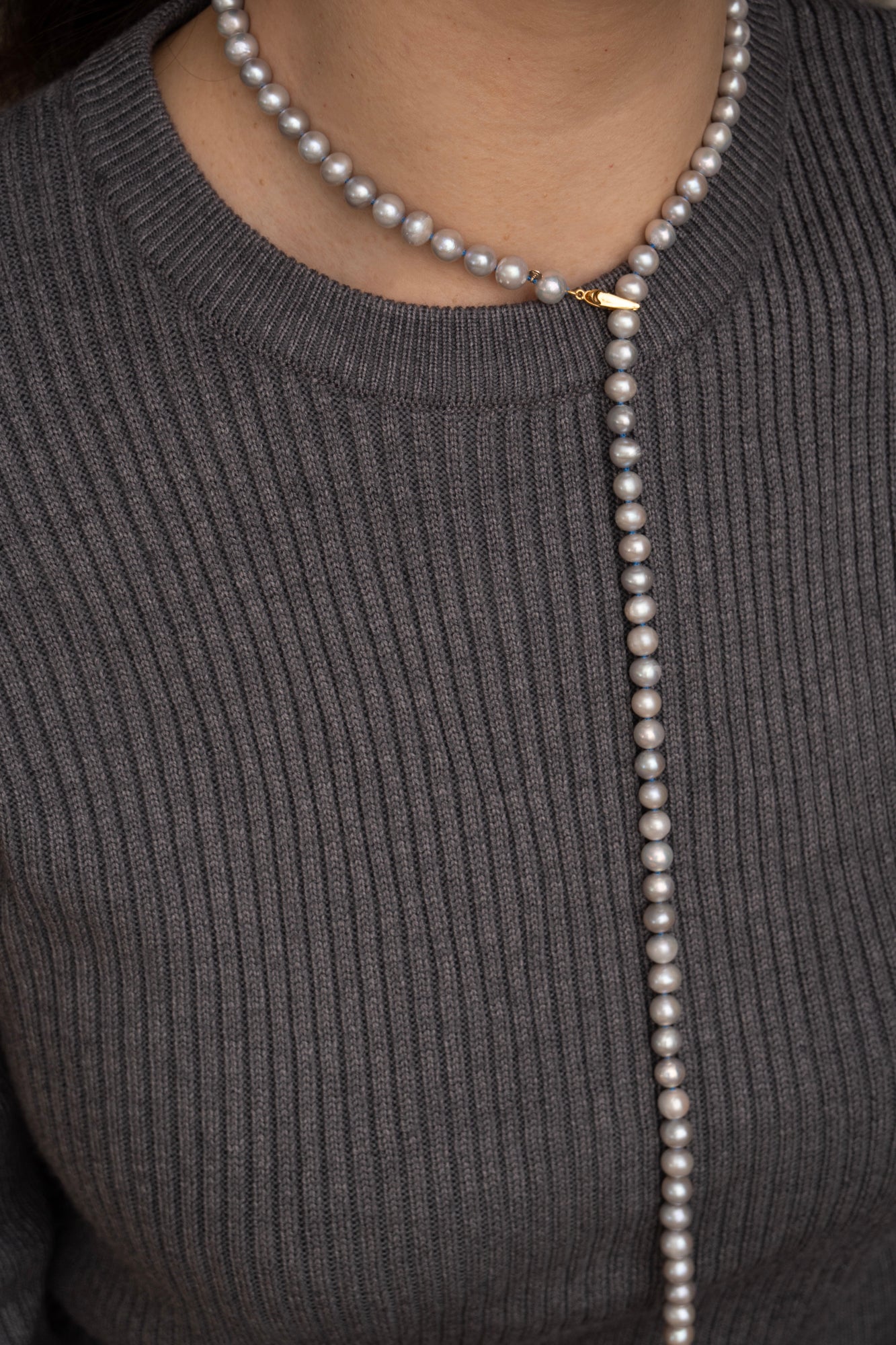 bohem All Knot Pearl Necklace Middle Long Gray