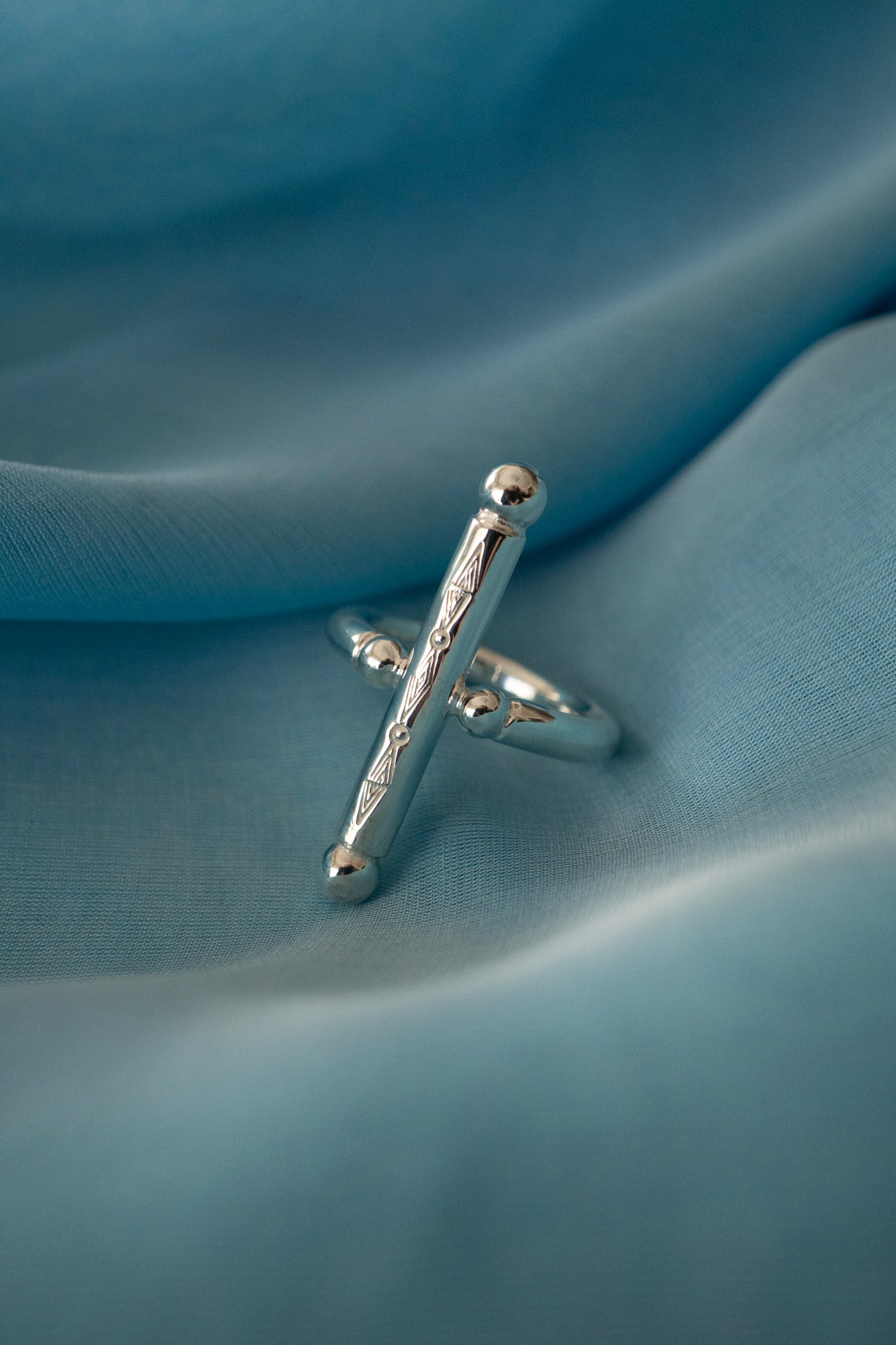 WAKAN SILVER SMITH Breastplate Ring Cross /Silver