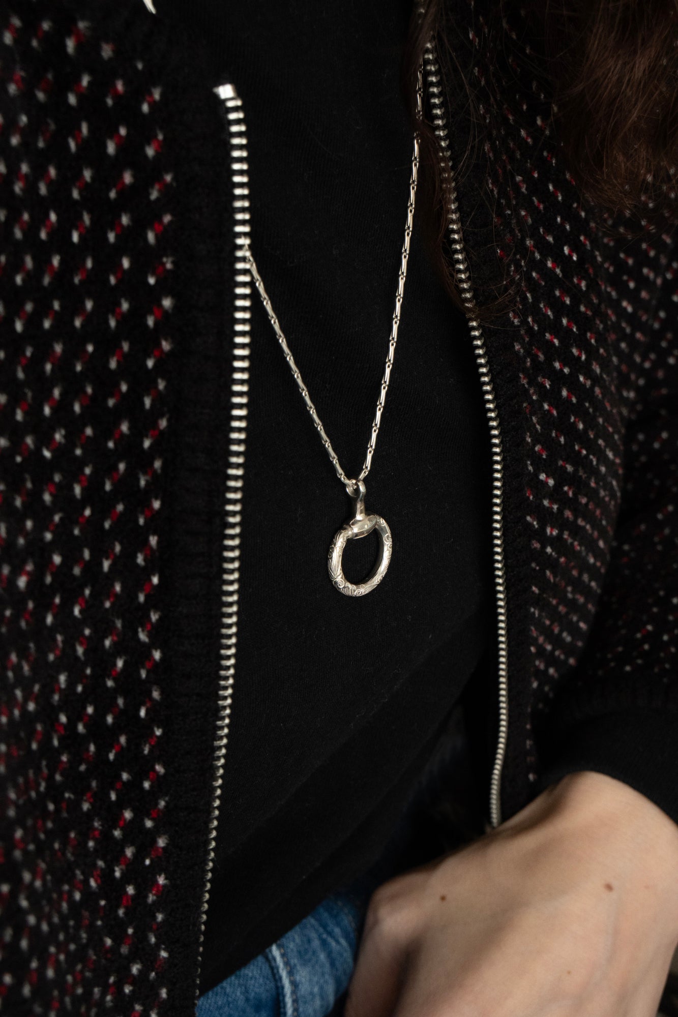 WAKAN SILVER SMITH Horse Shoe Drop Necklace & Glass Holder /Silver