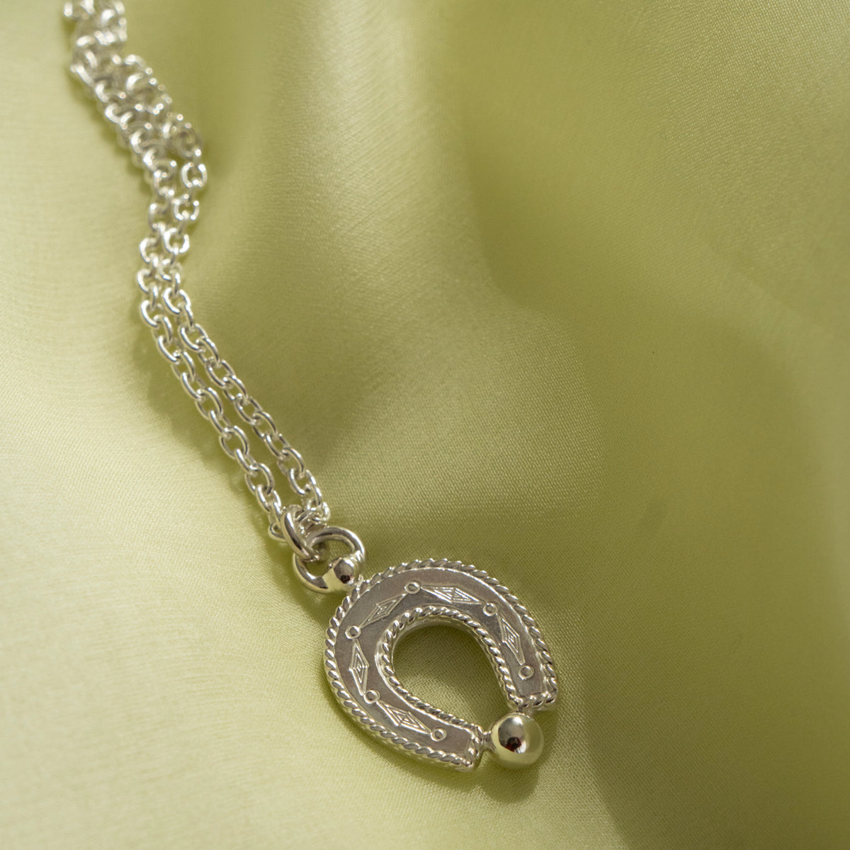 WAKAN SILVER SMITH ワカンシルバースミス Spirit Horse shoe Necklace 