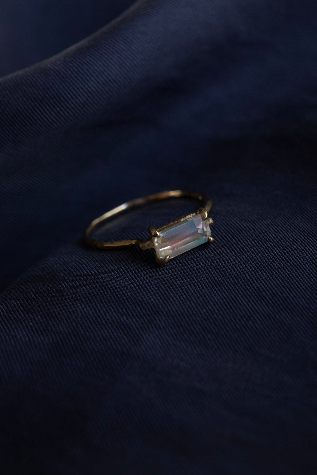 MONAKA jewellery Flat Rainbow Moonstone Ring /14K