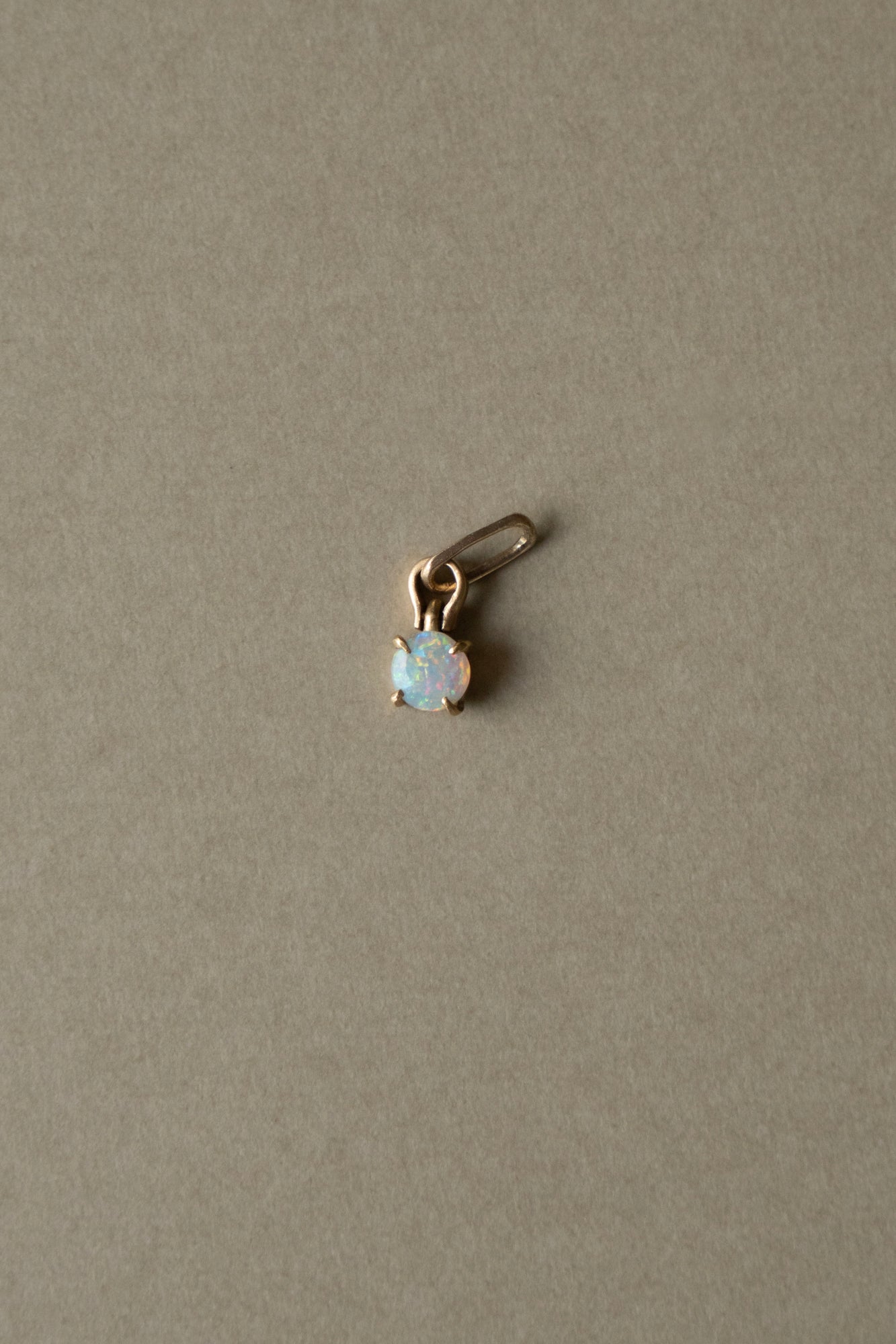 MONAKA jewellery Horse Shoe Prong Opal Necklace Charm Top /K10