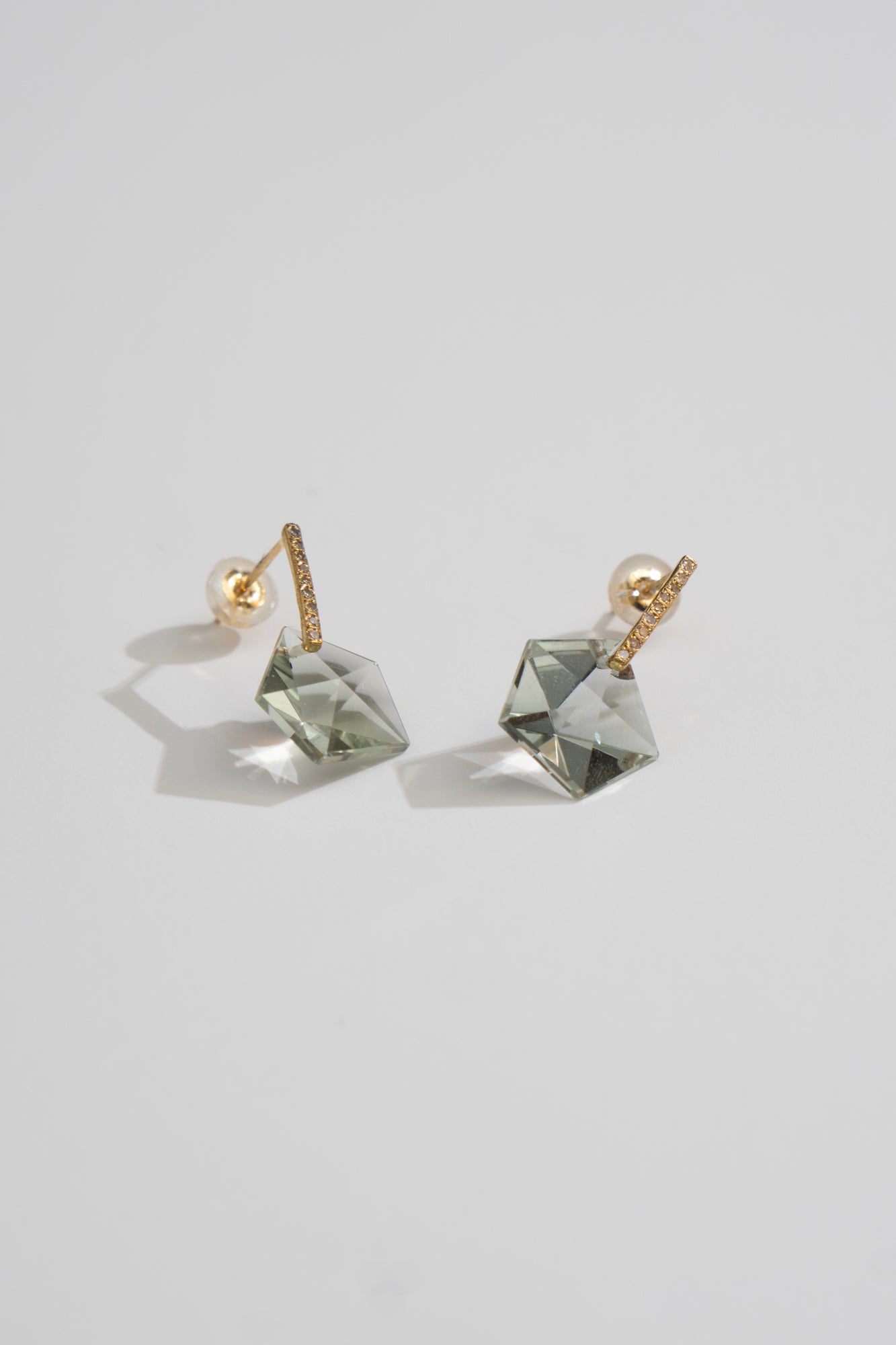 MONAKAjewellery Hibiki Pentagon Green Amethyst Pierce /K18