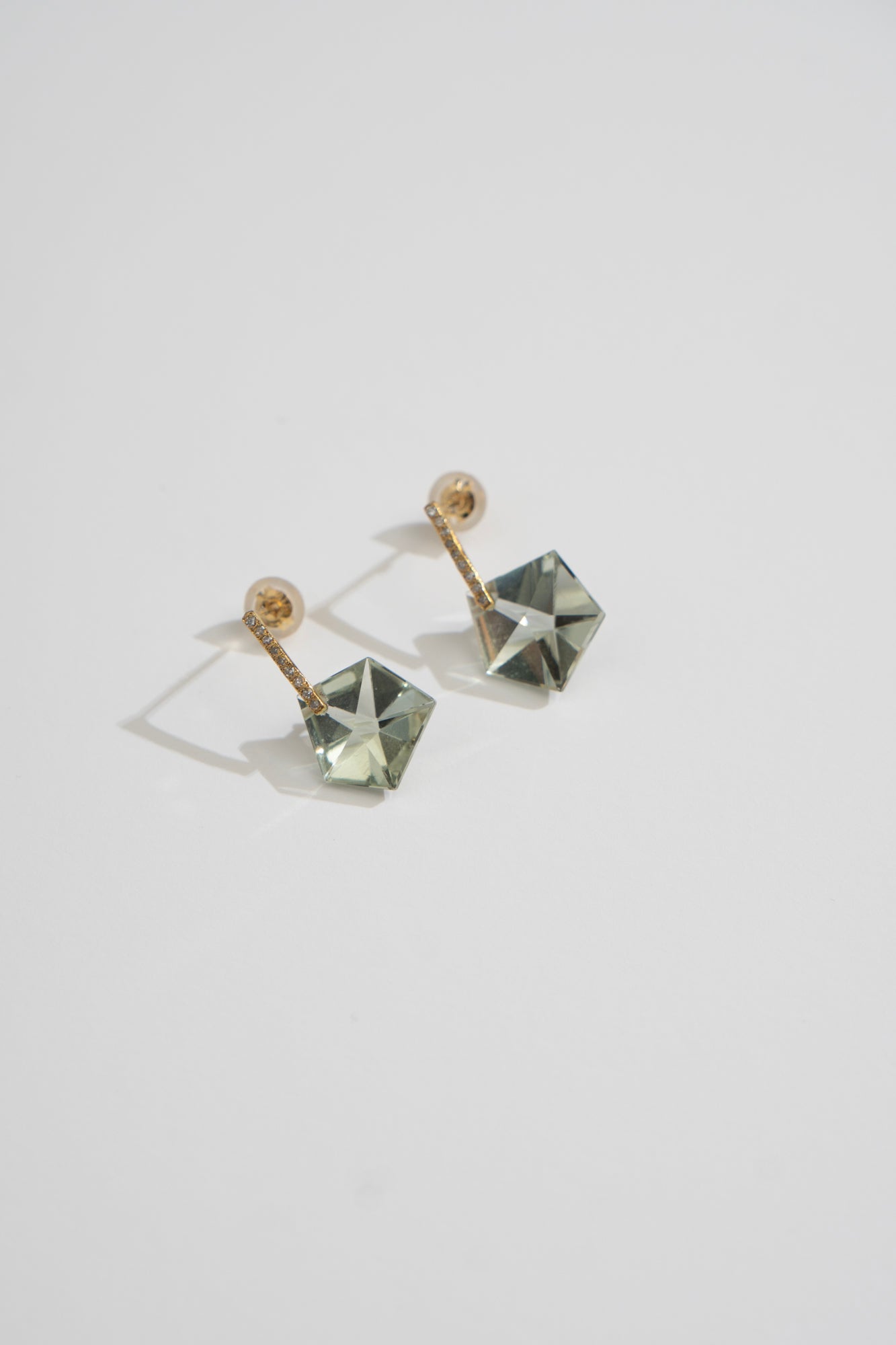 MONAKAjewellery Hibiki Pentagon Green Amethyst Pierce /K18