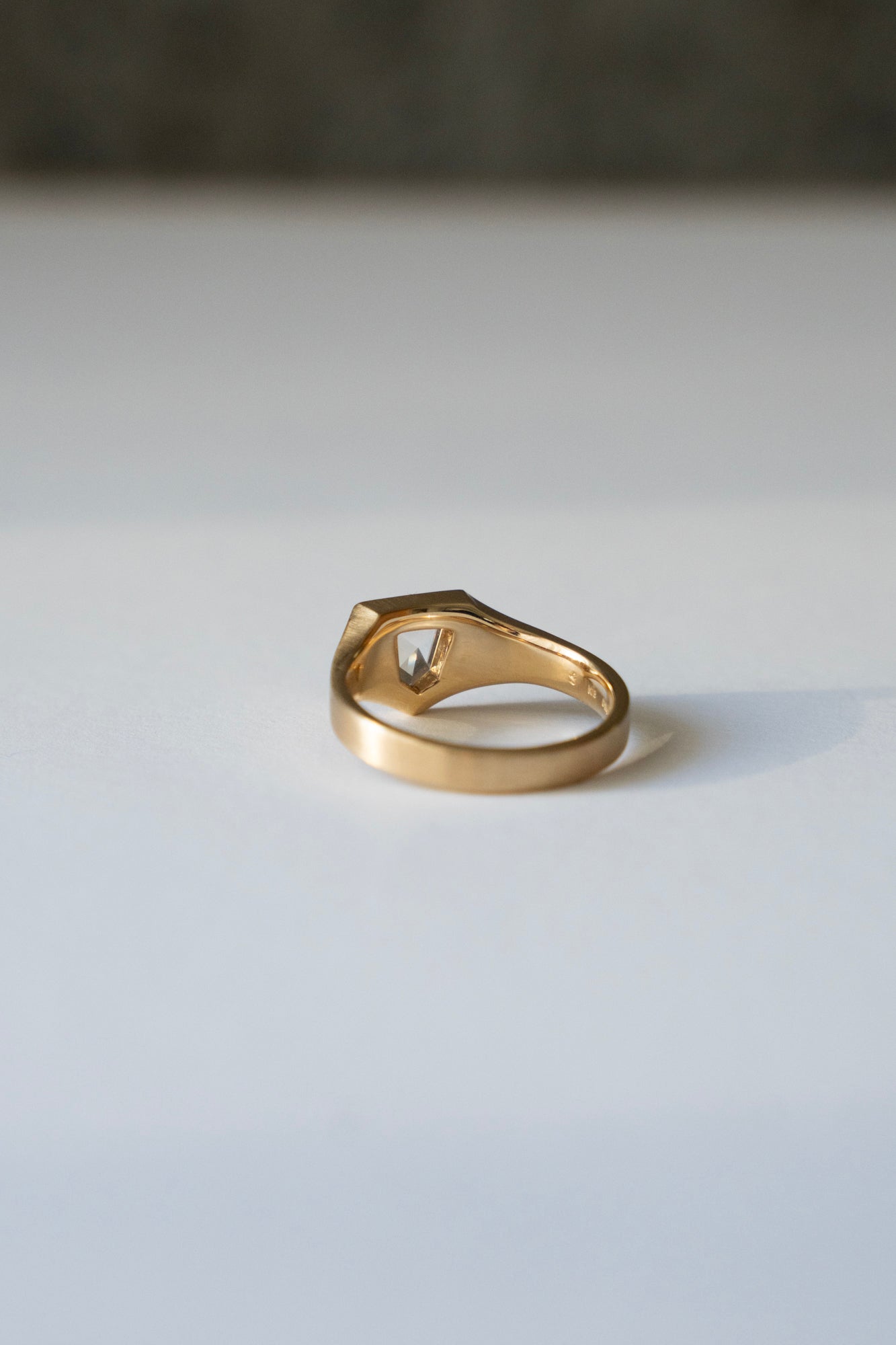 simmon Seta Portrait Cut Diamond Signet Ring /K18