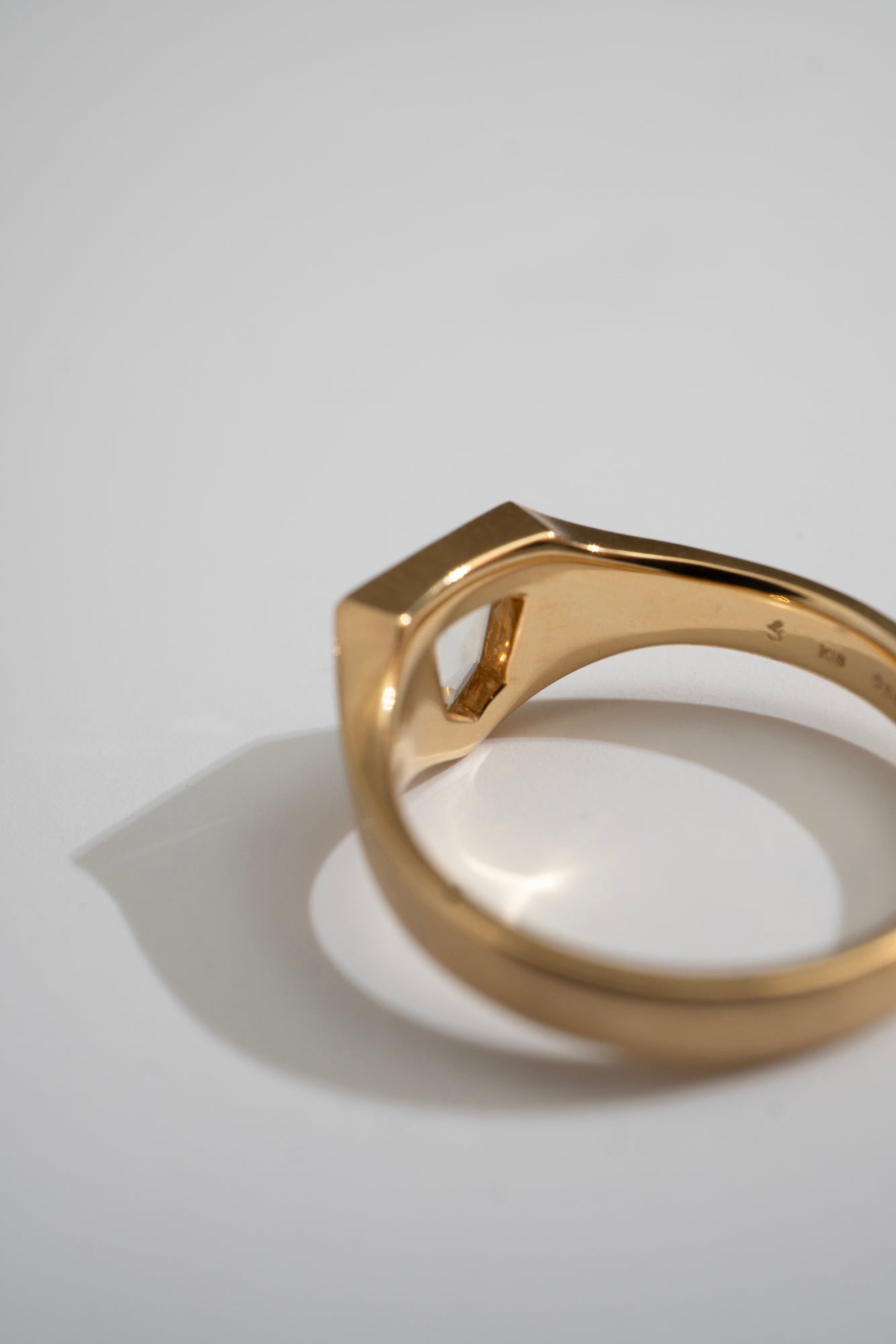 simmon Seta Portrait Cut Diamond Signet Ring /K18